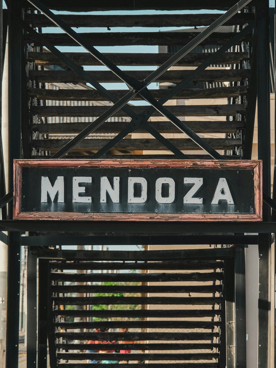 sign-for-mendoza-on-a-metal-structure-ng04p-nk9zk